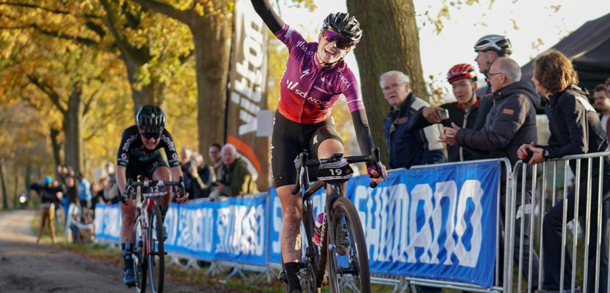 KNWU deelt wildcards uit voor WK gravel: toppers als Vollering en Van Vleuten present