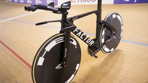 De Factor Hanzo waarmee Alex Dowsett het werelduurrecord aanvalt