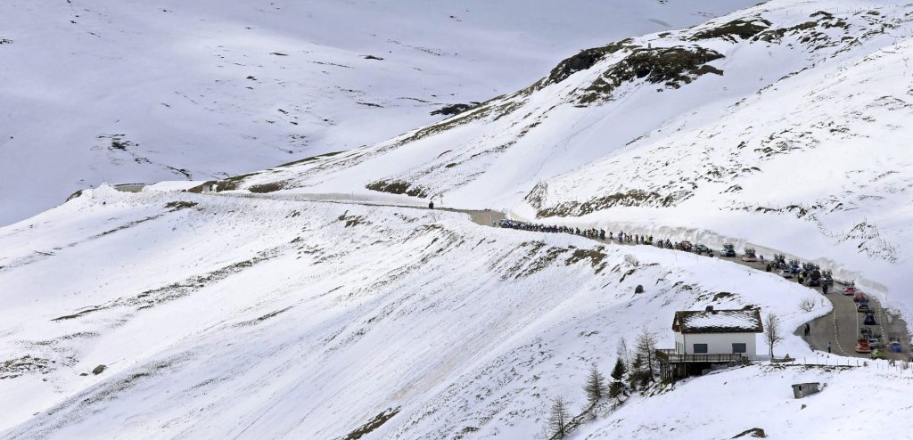 Hoogtepunt van de Giro komt in gevaar: Organisatie schrapt Stelvio uit zestiende rit