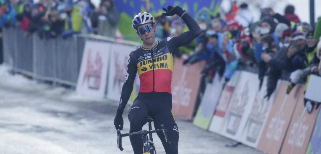 Wout van Aert is de koning van de sneeuw in Wereldbeker van Val di Sole