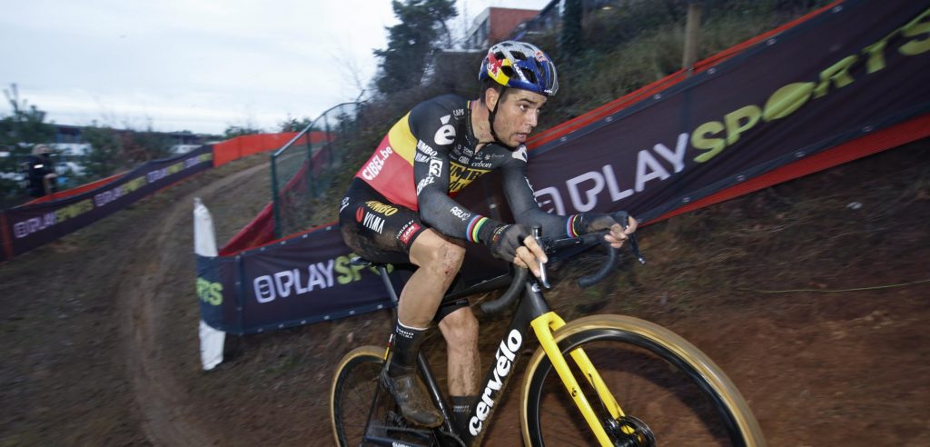 Wout van Aert wint met speels gemak in Heusden-Zolder, Mathieu van der Poel kent offday