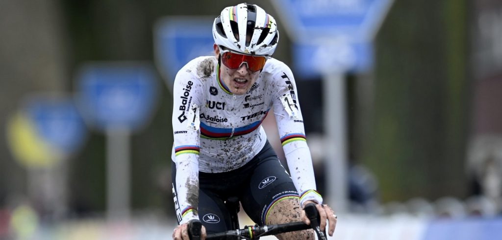 Lucinda Brand rekent in slotfase af met Denise Betsema in Loenhout