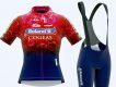 Roland Cogeas Edelweiss stelt tenue van vrouwen voor
