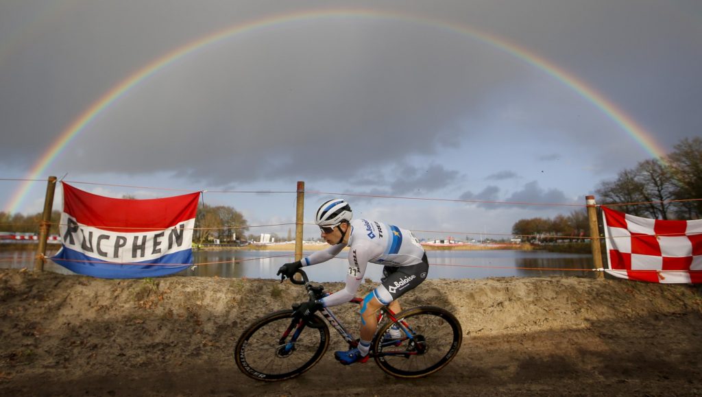 Bekijk hier de samenvatting van het NK veldrijden 2022