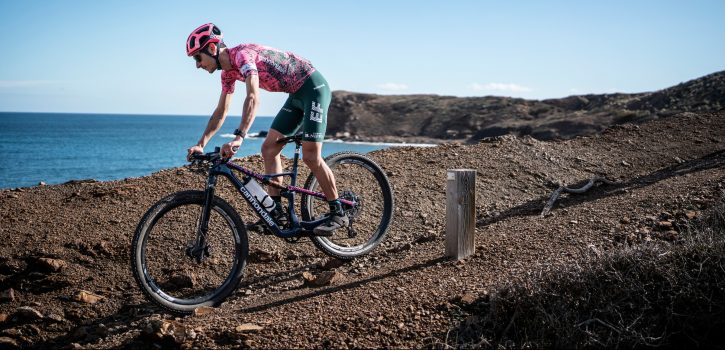 Unbound Gravel-winnaar Lachlan Morton verlengt bij EF Pro Cycling