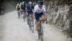 Jakob Fuglsang: “Het was mijn kans om op de gravelstrook door te trekken”