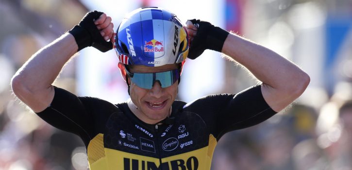 Wout van Aert schrijft Omloop Het Nieuwsblad op zijn naam
