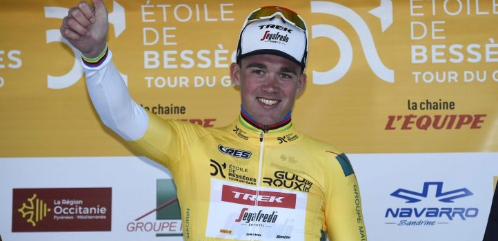 Mads Pedersen draagt zege op aan overleden mecanicien