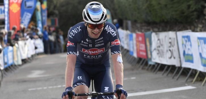 Topfavoriet Jay Vine geeft op in Tour of Antalya