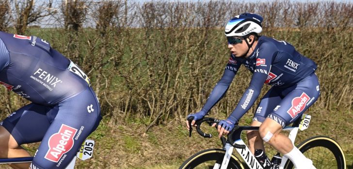 Opnieuw meerdere opgaves in Parijs-Nice: Jasper Philipsen ziek naar huis