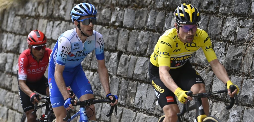 Simon Yates over Primoz Roglic: “Hij ademt niet eens, terwijl iedereen aan het hijgen is”