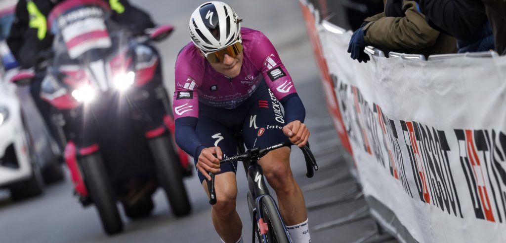 Remco Evenepoel reageert uitgebreid op tijdverlies in Tirreno: “Verrassing voor mij”