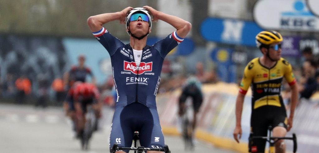 Mathieu van der Poel klopt Tiesj Benoot in vermakelijke Dwars door Vlaanderen