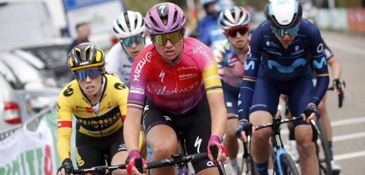 Chantal van den Broek-Blaak komt met de schrik vrij na val in Tour de France Femmes