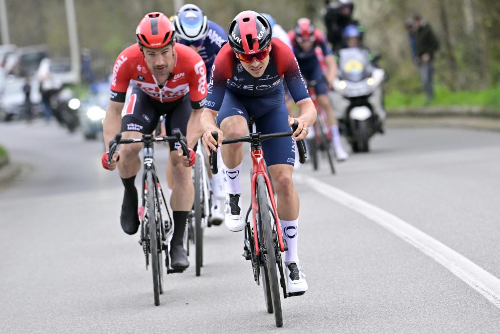Tom Pidcock tankt vertrouwen voor Ronde van Vlaanderen: “Maar een favoriet ben ik niet”