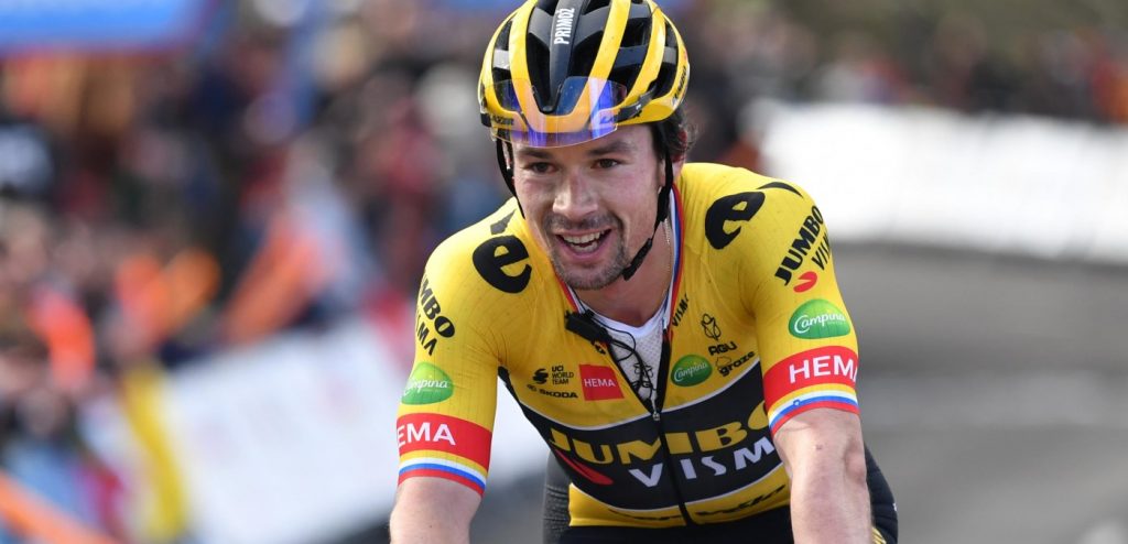 Primoz Roglic zit weer op de fiets: “Volgende week willen we zijn knie volledig belasten”