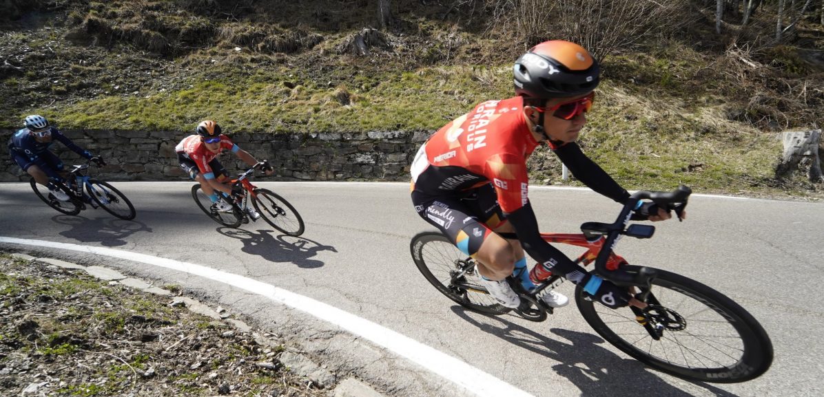 Pello Bilbao grijpt net naast zege: “Samenwerking in peloton was niet optimaal”