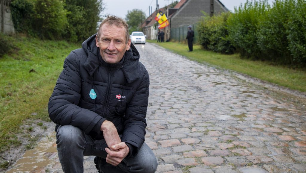 Adrie van der Poel supertrots op wereldtitel zoon Mathieu: “Pogacar, Van Aert, Pedersen en hij zijn renners naar mijn hart”