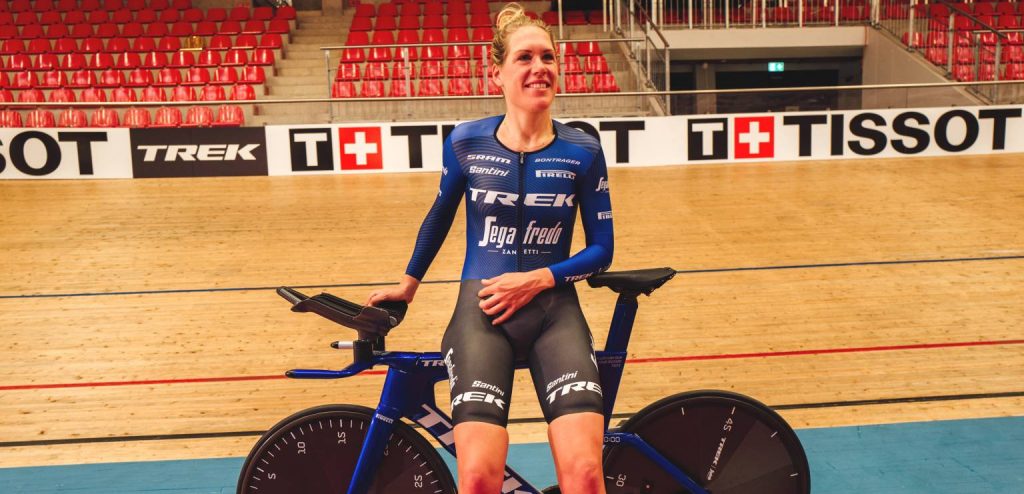 Op deze customized Trek Speed Concept valt Ellen van Dijk het werelduurrecord aan