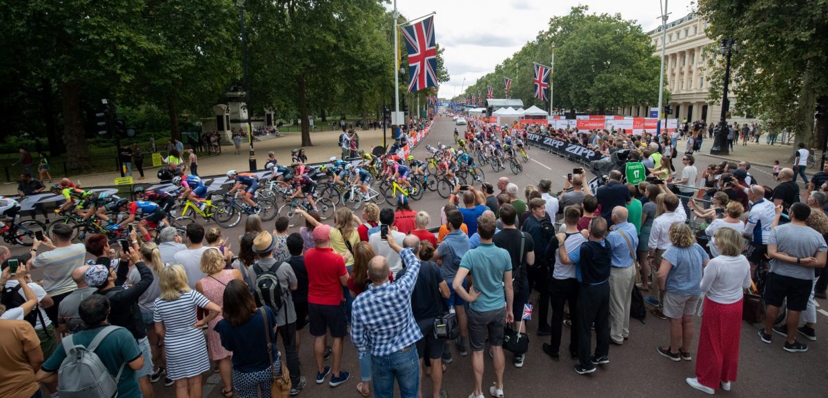 Volg hier de tweede etappe van de RideLondon Classique 2022
