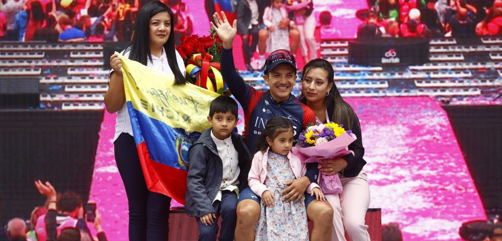 Richard Carapaz vastberaden: “Op een dag keer ik terug in de Giro”
