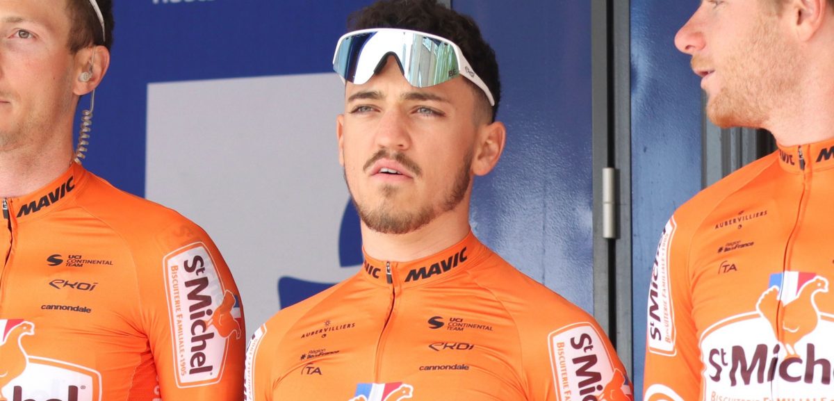Jason Tesson sprint Arvid de Kleijn uit leiderstrui Vierdaagse van Duinkerke