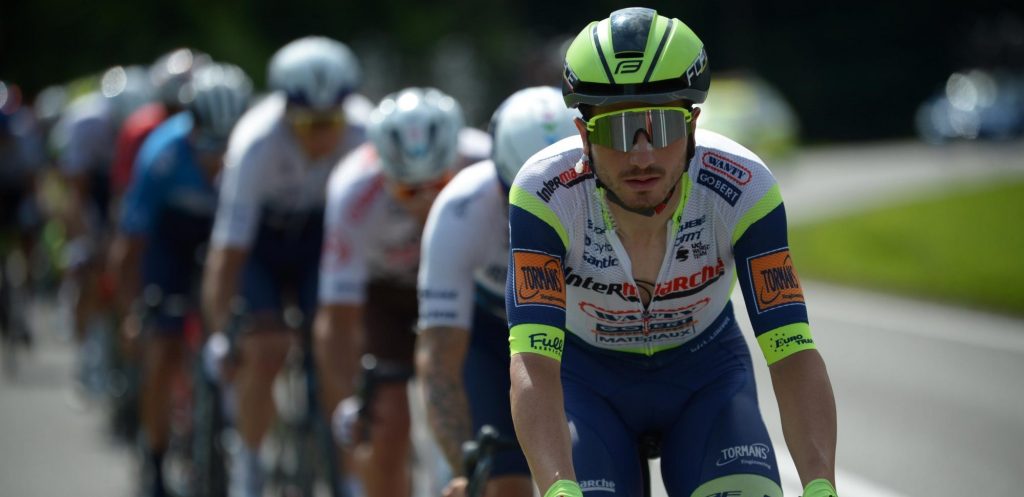 Vuelta 2024: Kniepijn noopt Lorenzo Rota tot opgave, Jayco AlUla verder zonder Chris Harper