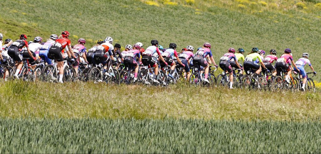 Twee vrouwenteams verlaten Ronde van Zwitserland na coronageval