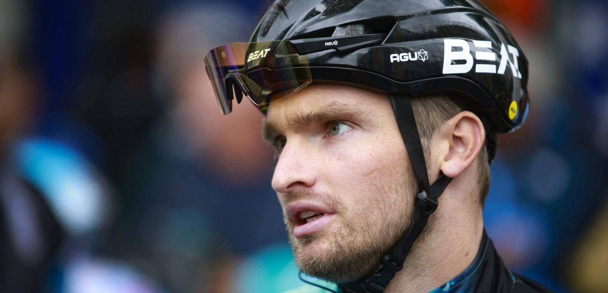 Hersenschudding houdt Matthijs Büchli langs de kant | WielerFlits