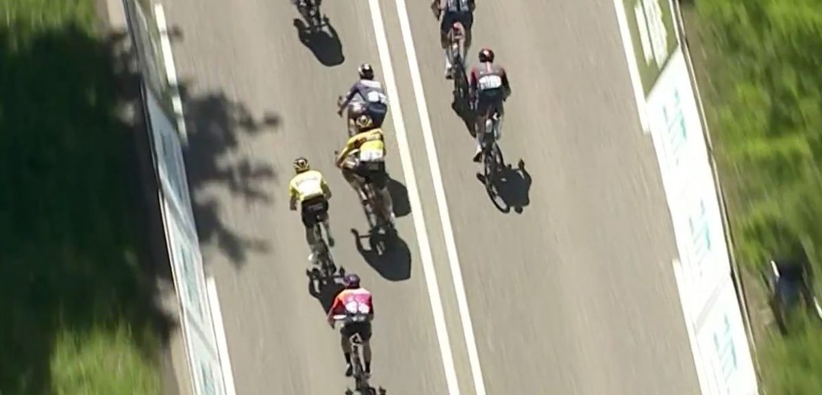 Jakub Mareczko raakt ritzege ZLM Tour kwijt door zwieper, Olav Kooij profiteert