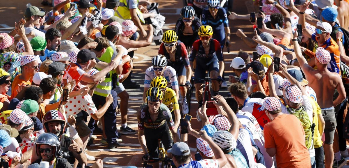 Van Aert, Kuss en Benoot loodsen Vingegaard naar Alpe d’Huez: “Jonas is de sterkste in koers”