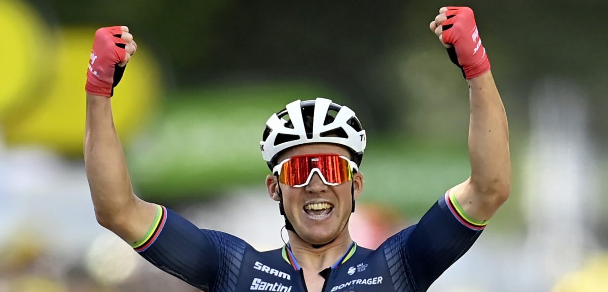 Mads Pedersen wint met overschot: “Eindelijk win ik een rit in de Tour”