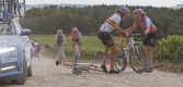 Mavi Garcia botst met eigen volgwagen en verliest tijd in Tour Femmes