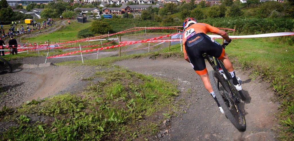 Het WK E-MTB is niet voor mannen met dikke buiken