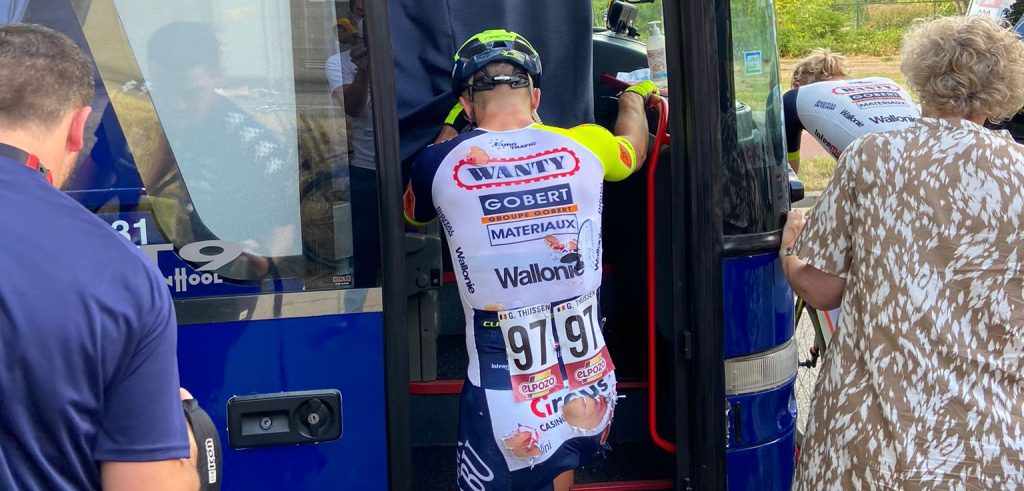 Vuelta 2022: Vrees voor enkelblessure Gerben Thijssen na zware val
