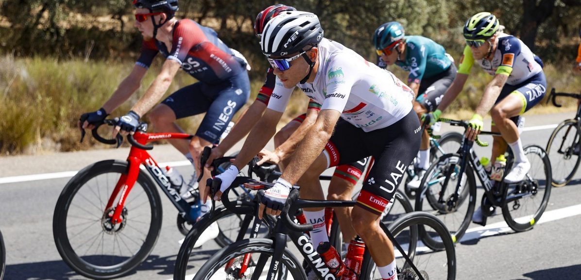 Juan Ayuso vereerd met podiumplek: “Mentaal nog nooit zo vermoeid geweest”