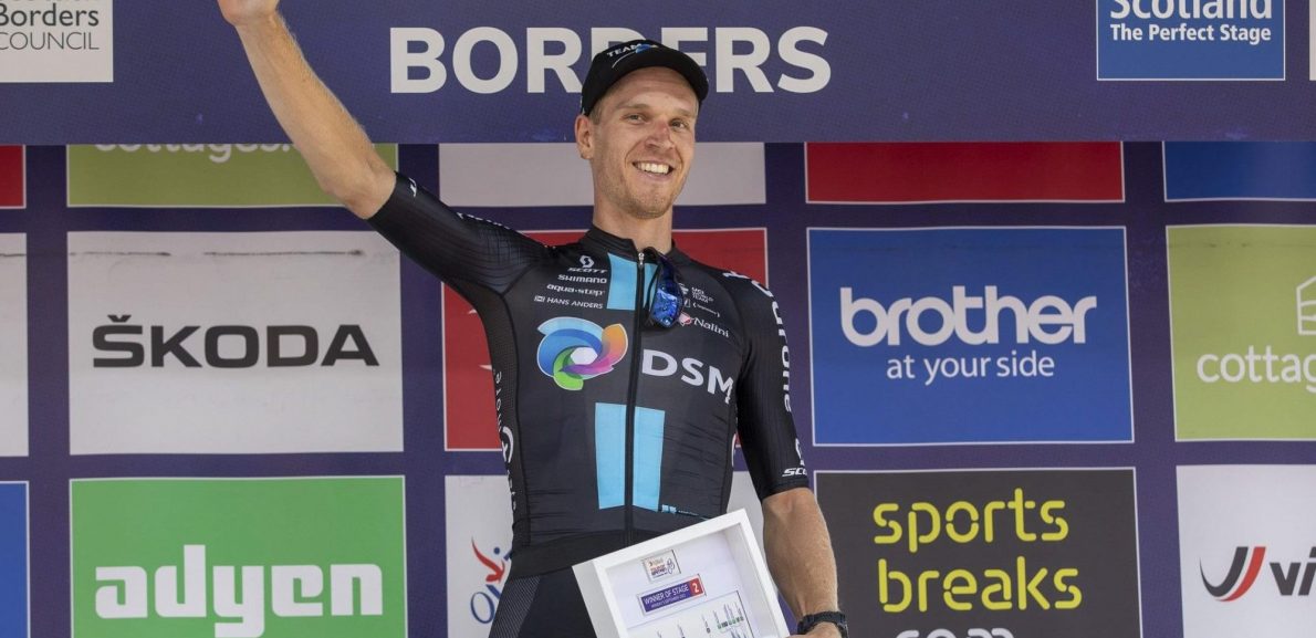 Bol zegeviert in Tour of Britain: “Had wat krampen, maar uiteindelijk is het genoeg”