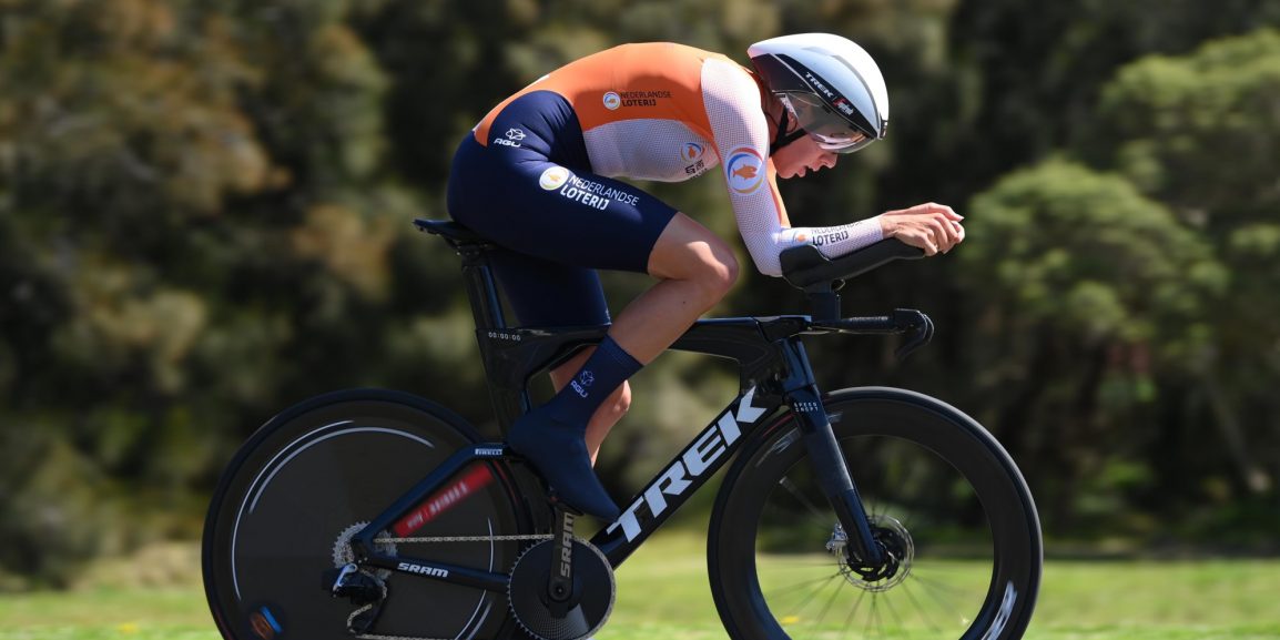 WK 2022: Ellen van Dijk prolongeert wereldtitel tijdrijden, slechte dag Van Vleuten