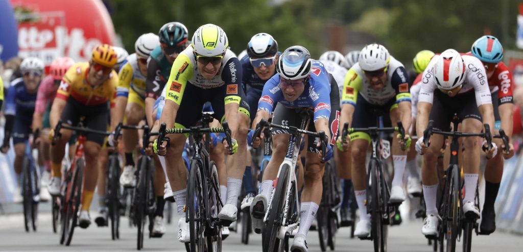 Gerben Thijssen verslaat Jasper Philipsen na millimetersprint in Gooikse Pijl