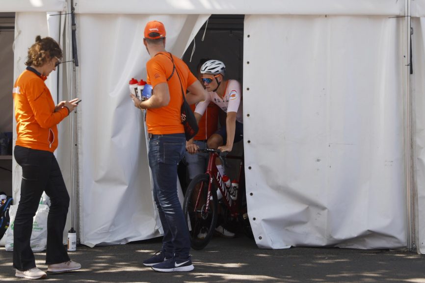Mathieu van der Poel lag met vriendin op andere etage, Moerenhout kreeg laat bericht