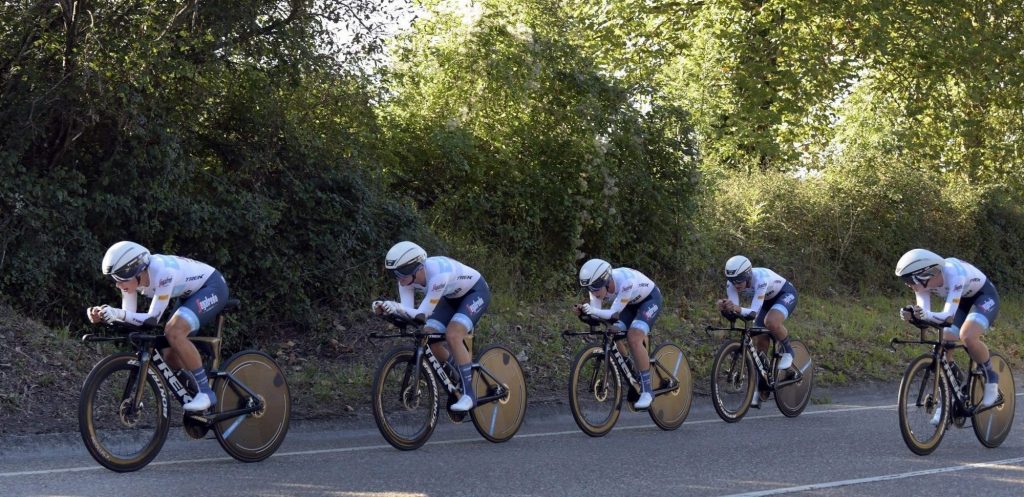 Trek-Segafredo wint ploegentijdrit op openingsdag Ceratizit Challenge