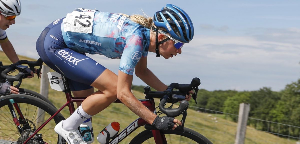 Maaike Coljé over crash voor WK Gravel: “Helm heeft waarschijnlijk mijn leven gered”