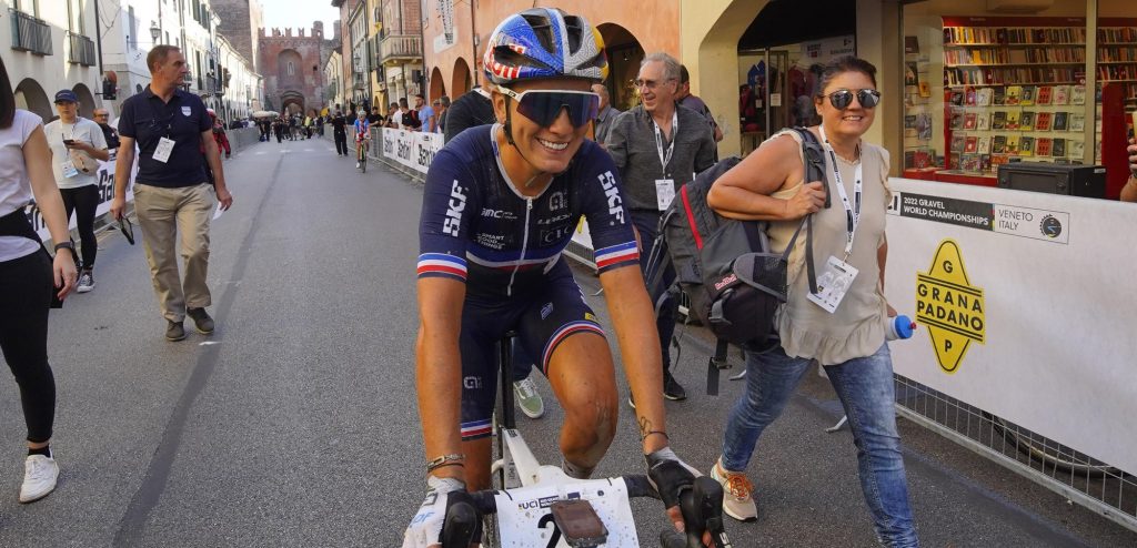 Pauline Ferrand-Prévot kan haar titel niet verdedigen op het WK Gravel: “Ben erg teleurgesteld”