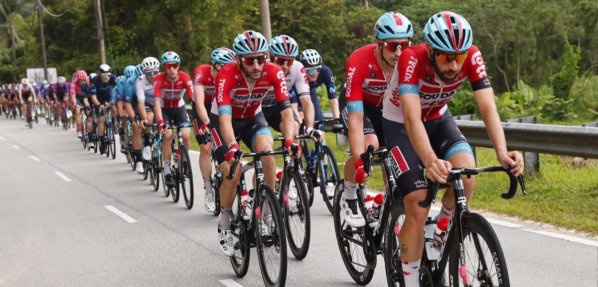 Lotto Dstny en ABLOC CT aan de start van Sibiu Cycling Tour