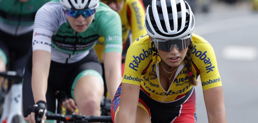 Puck Moonen in actie op het allereerste WK gravel