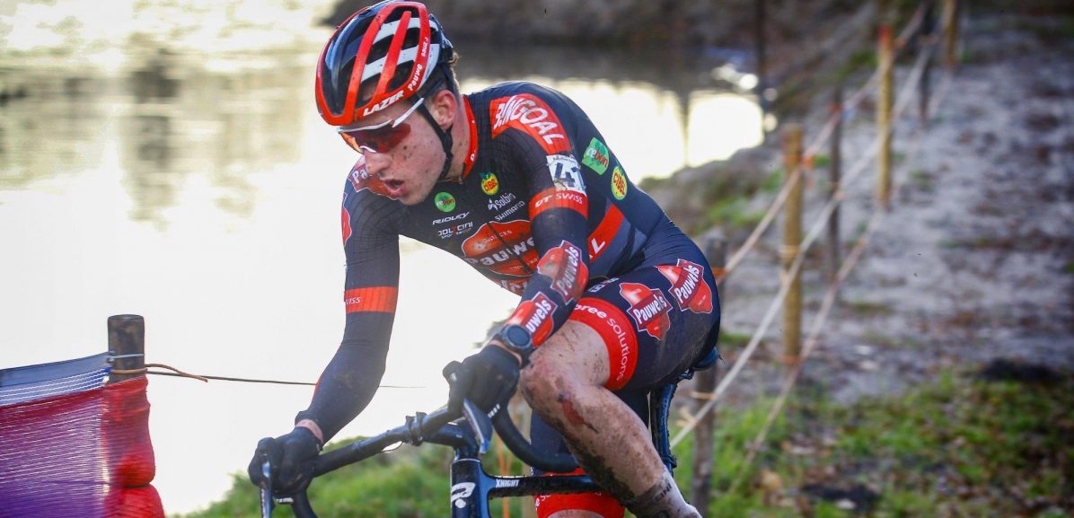 Ryan Kamp boekt eerste seizoenszege in het Spaanse Pontevedra