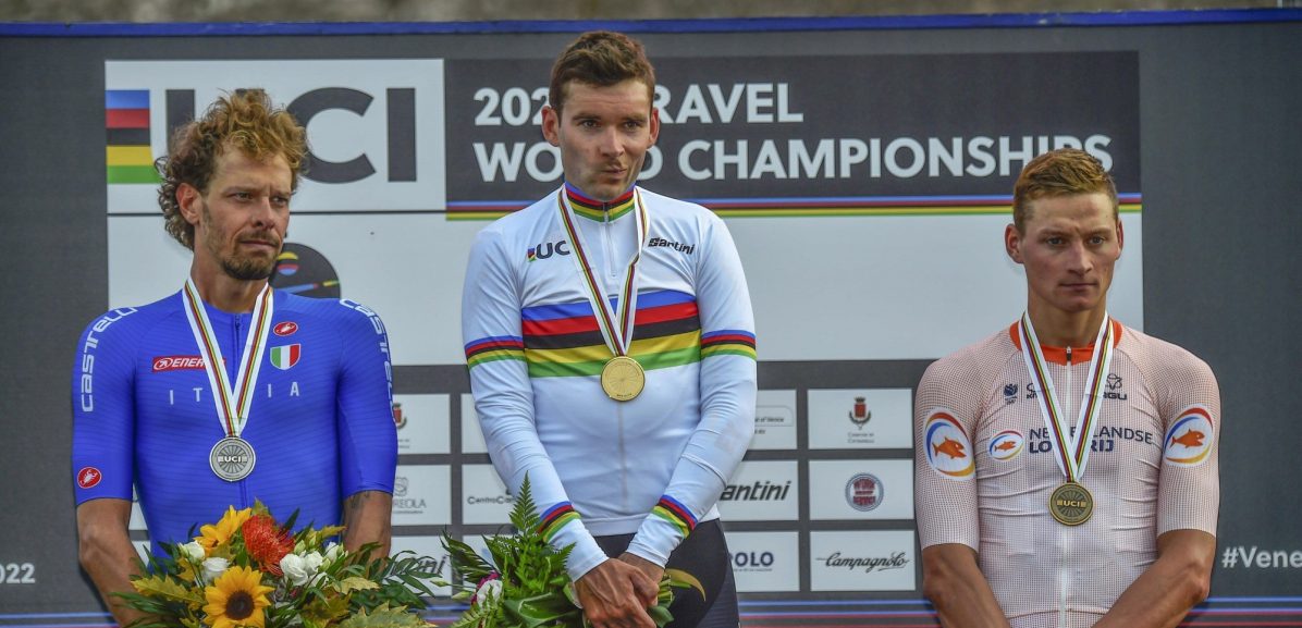 Gianni Vermeersch wint eerste WK gravel, Mathieu van der Poel derde