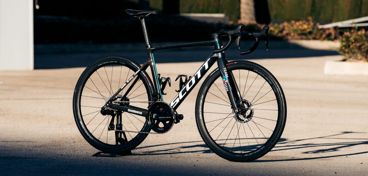 Team DSM koerst twee jaar langer op fietsen van Scott