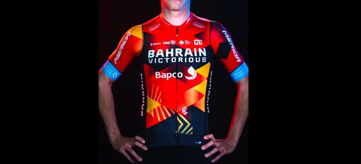 Meer zwart in nieuw tenue Bahrain Victorious voor 2023