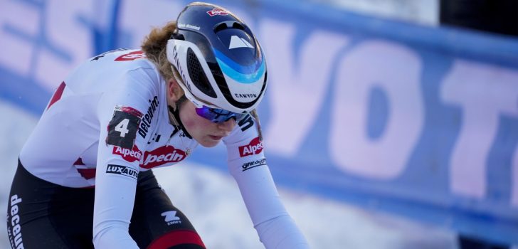 Puck Pieterse doet daags na cross in Val di Sole ‘hersteltraining’ op snowboard